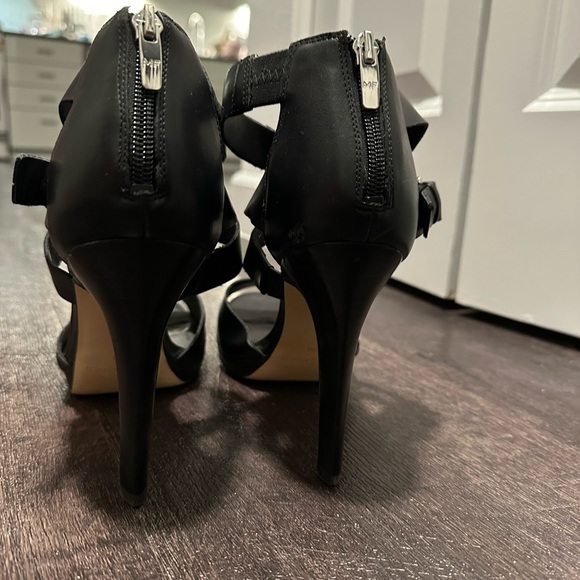 Marc Fisher Heels Never worn - Picture 2 of 4